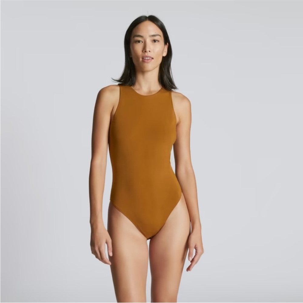 Everlane Women's High Neck Bodysuit in Ochre/Brown. Size Medium